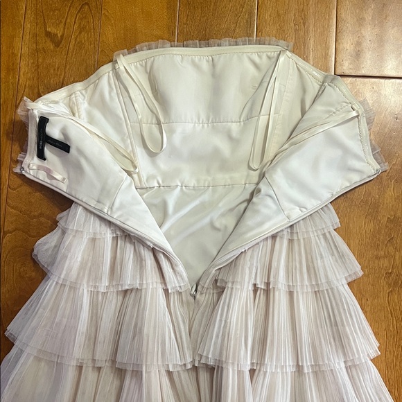 BCBG Maxazaria Rayna Tiered Strapless Tulle Dress 2 Vanilla Party Wedding Prom - Picture 8 of 14